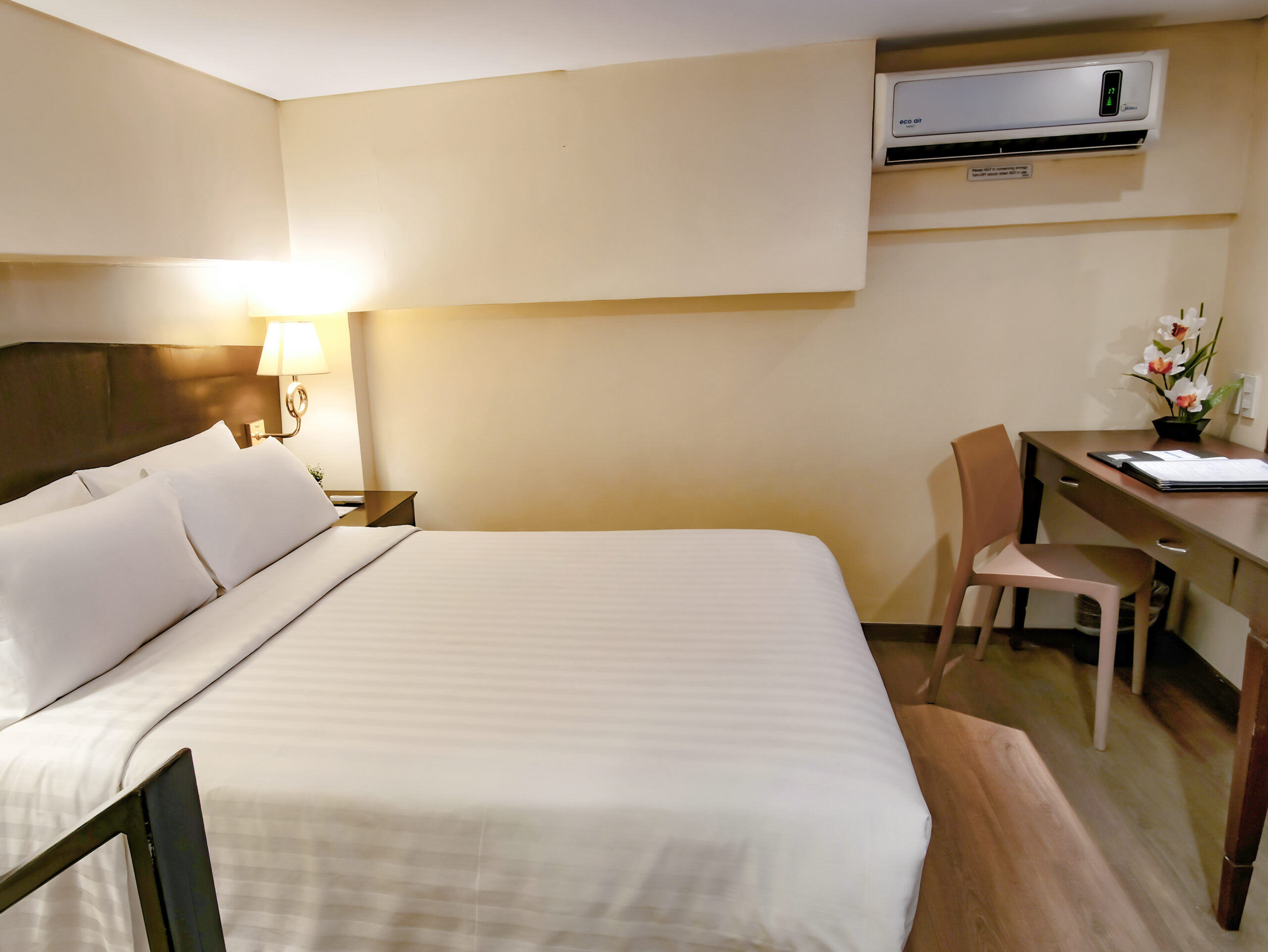 Kalayaan: Deluxe Family